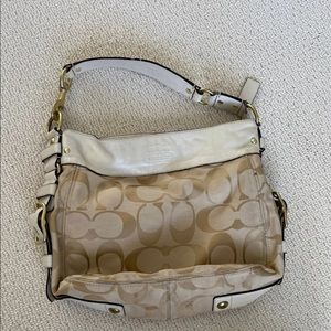 Coach shoulder purse in beige/cream
